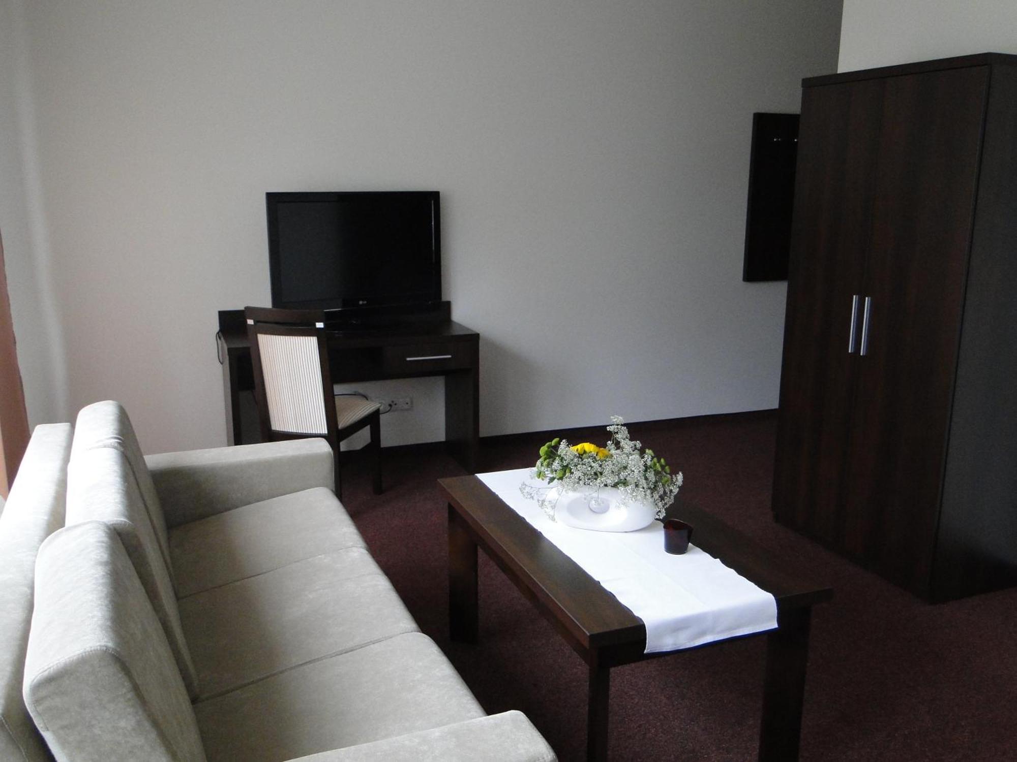 Hotel Cynamon Tokarnia  Kültér fotó